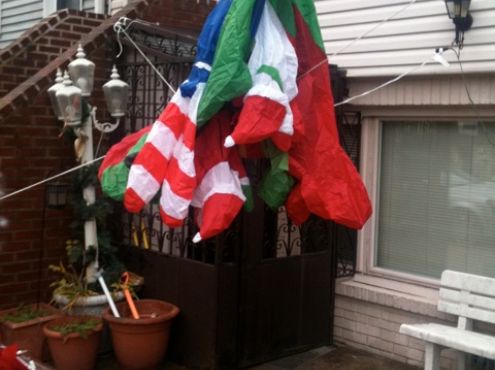 08-12-2011  Santa Claus arrived in Hall Street