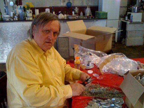 10-04-2009  The Artist is working with Ilona on a special project for his solo show at the Amsterdam Art Fair next May.
