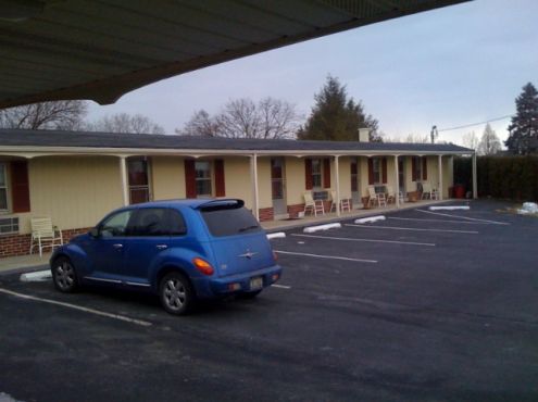 25-01-2009  PT Cruiser in front of Hotel Akron, Akron Pennsylvania